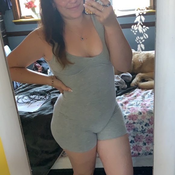 Meet your Posher, Cassandra - Picture 2 of 2